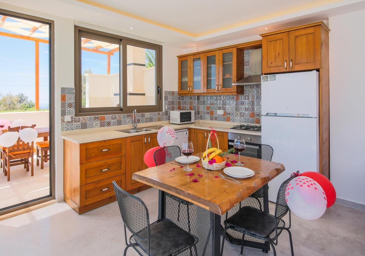 Villa 1 Sleeps 2 Honeymoon Isolated Infinity-Villa Orkide Uzumlu  Экстерьер фото
